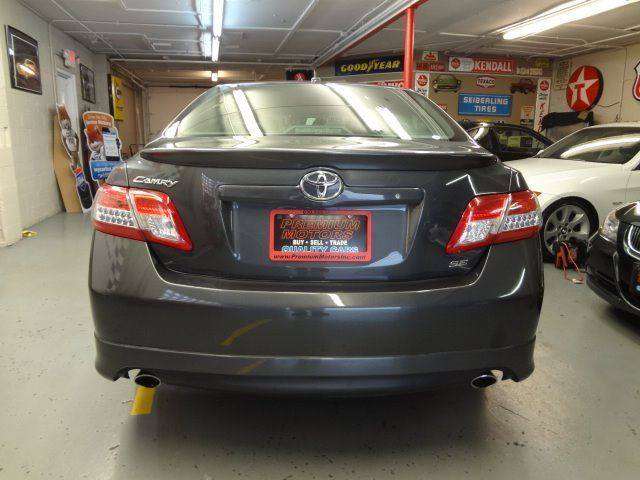 2011 Toyota Camry SE 4dr Sedan 6A